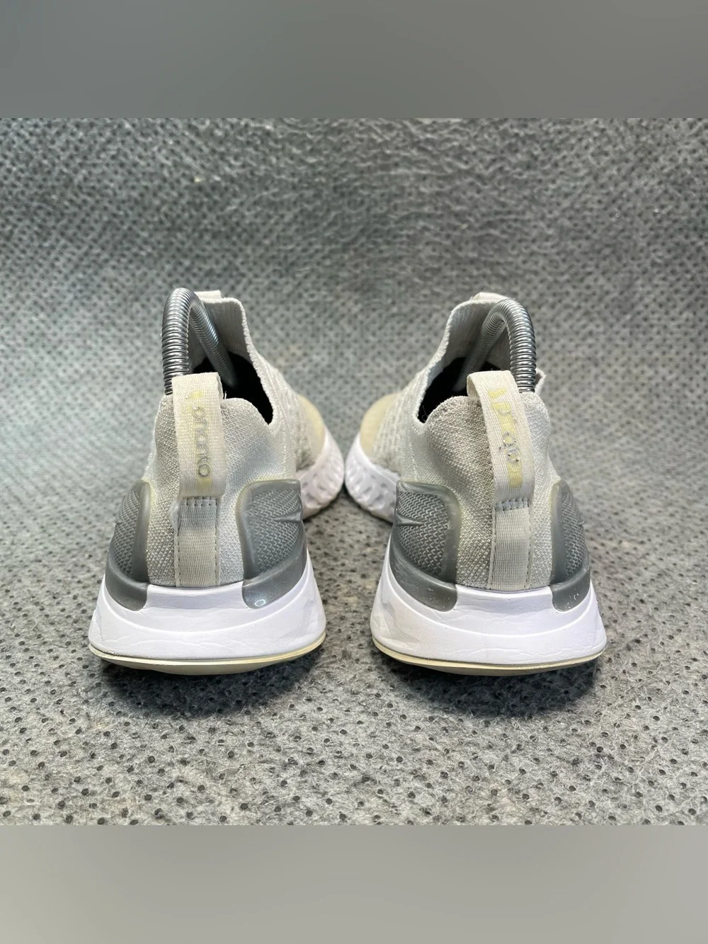 Nike React Phantom Run Flyknit 2 White Running Shoes Size 9 Women’s